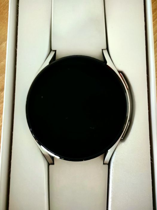 Часовник Galaxy Watch 4