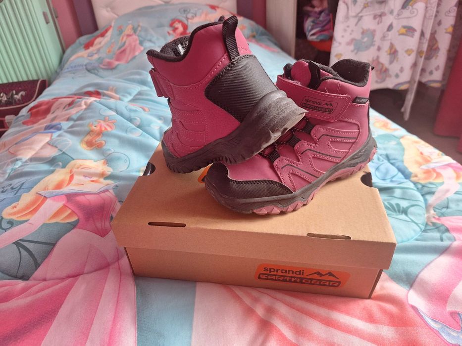 Продавам детски зимни боти Sprandi Earth Gear, номер 32.