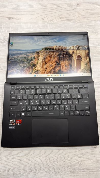 MSI Modern 14 продаю почти новый. Срочно