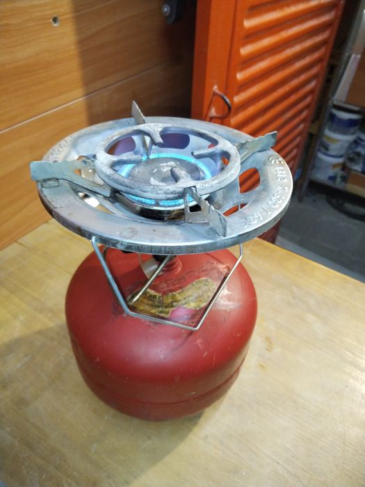 Газов котлон и бутилка