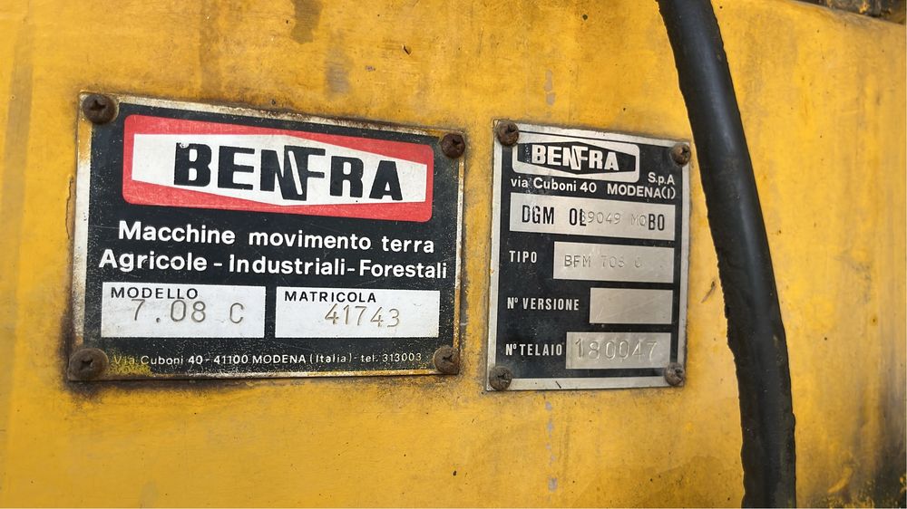 Excavator pe rotii benfra