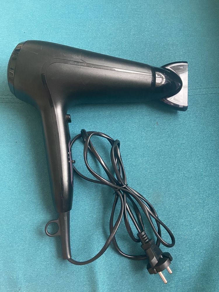Сешоар Philips TermoProtect 2100 W