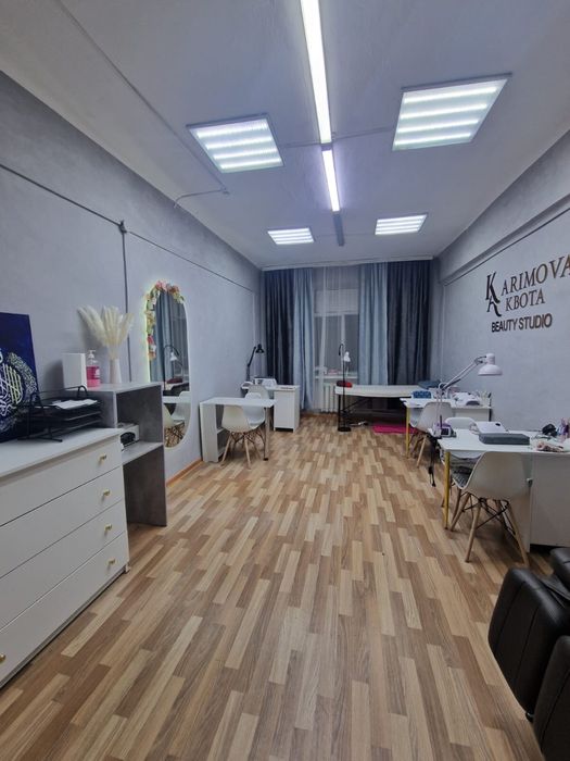 Аренда маникюрный стол кушетка