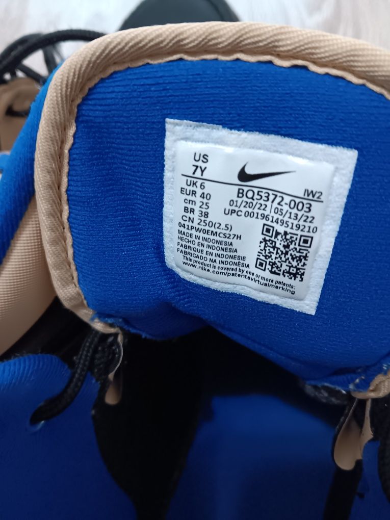 Оригинални обувки NIKE 40 номер.