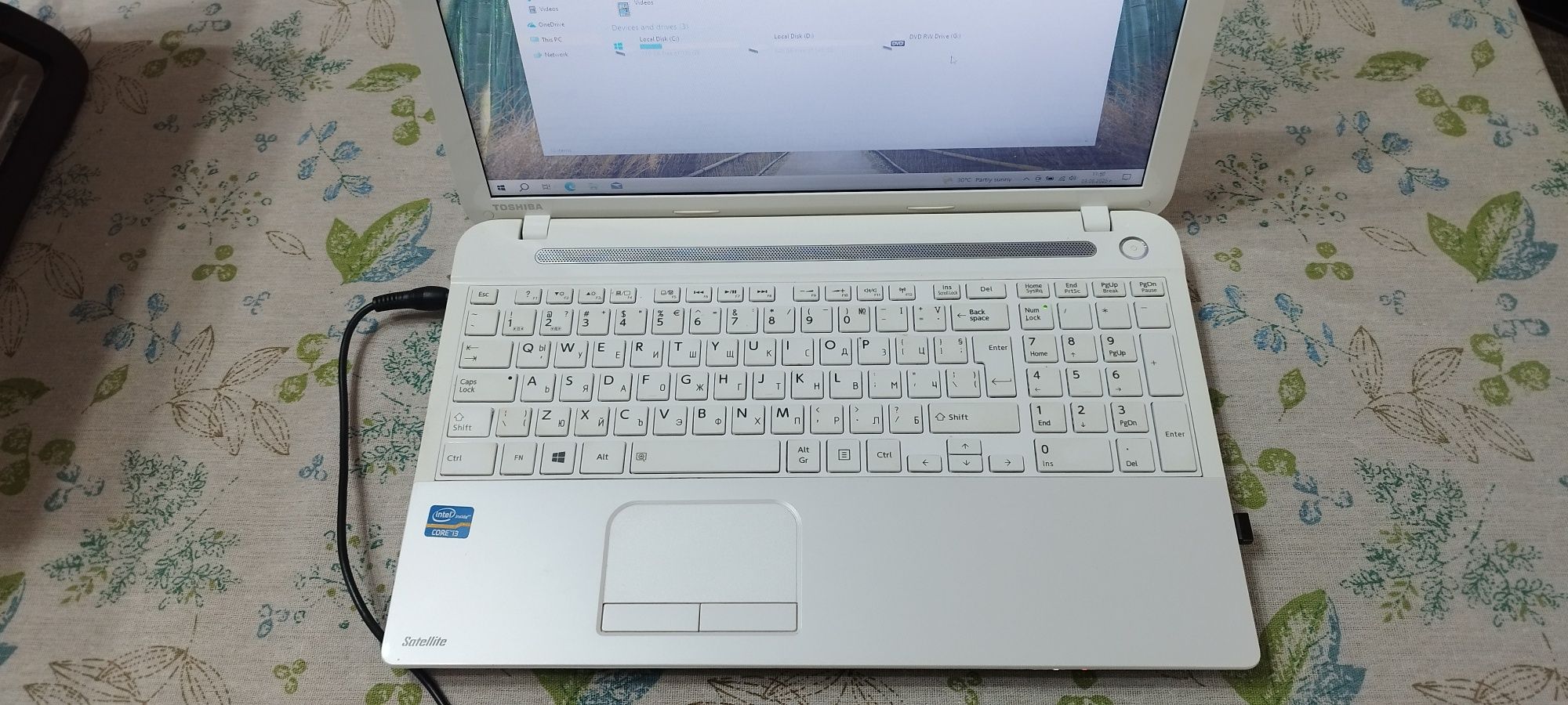 Лаптоп Toshiba C55 бял