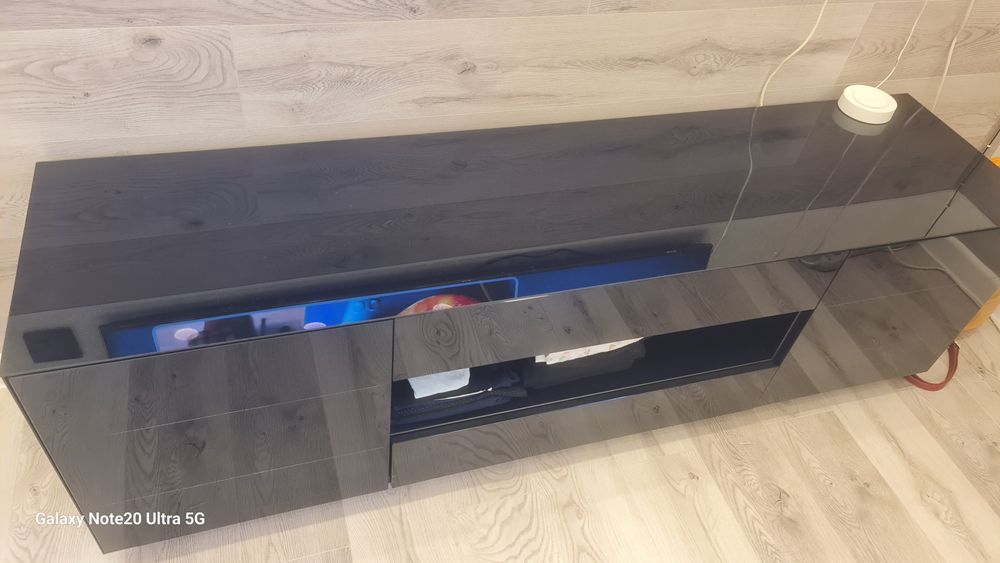 Подставка под телевизор чёрный деревянный остекленный в идеальном сост