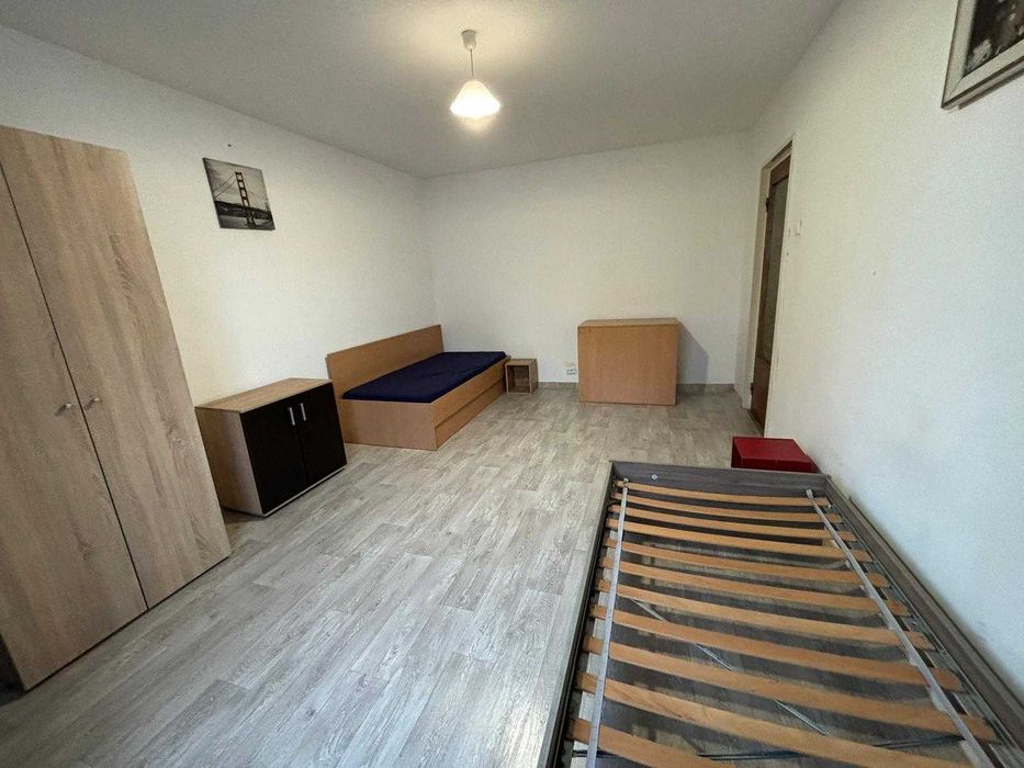 Inchiriez camera apartament 4 camere