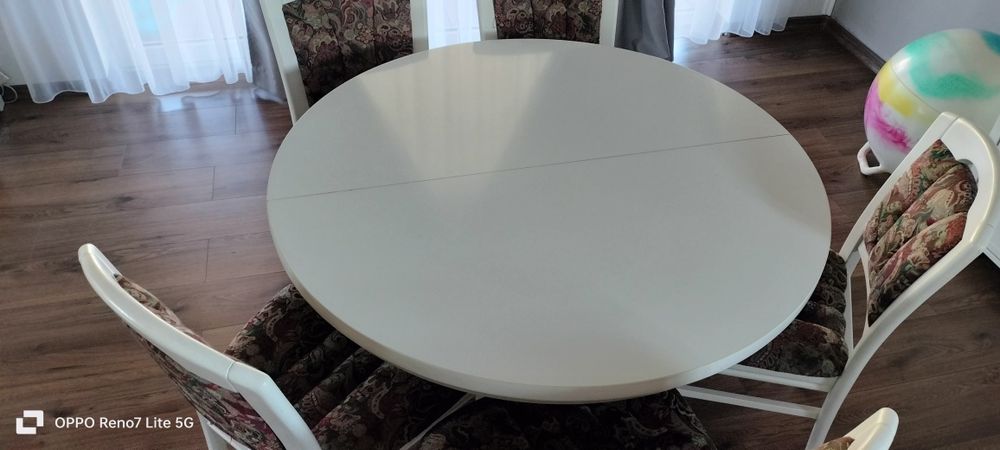 Vând set masa și 5 scaune