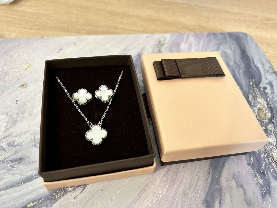 Set Cercei si Colier Van Cleef din material inoxidabil