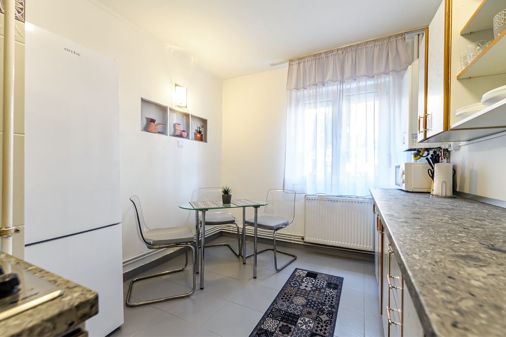 Apart. 2  camere regim hotel apartament lux (2 min de Adora Park)