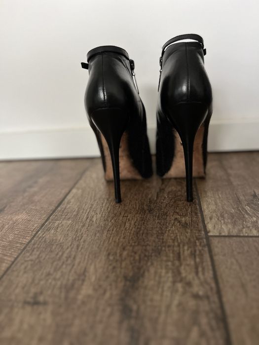 Черни кожени боти London Buffalo