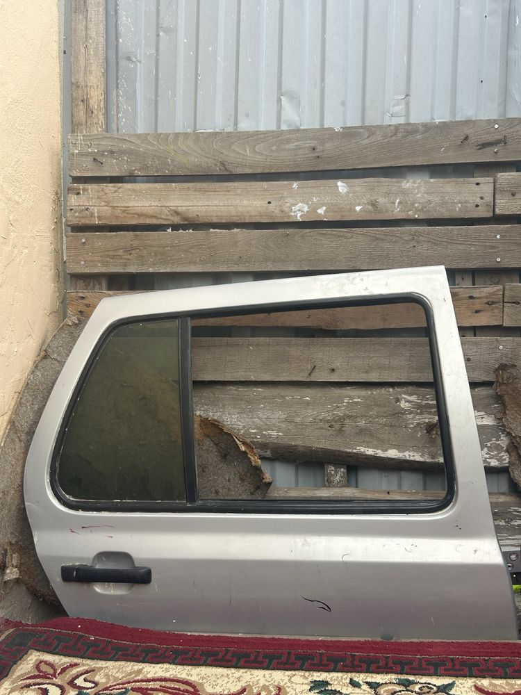 Артқы есік екеуіде