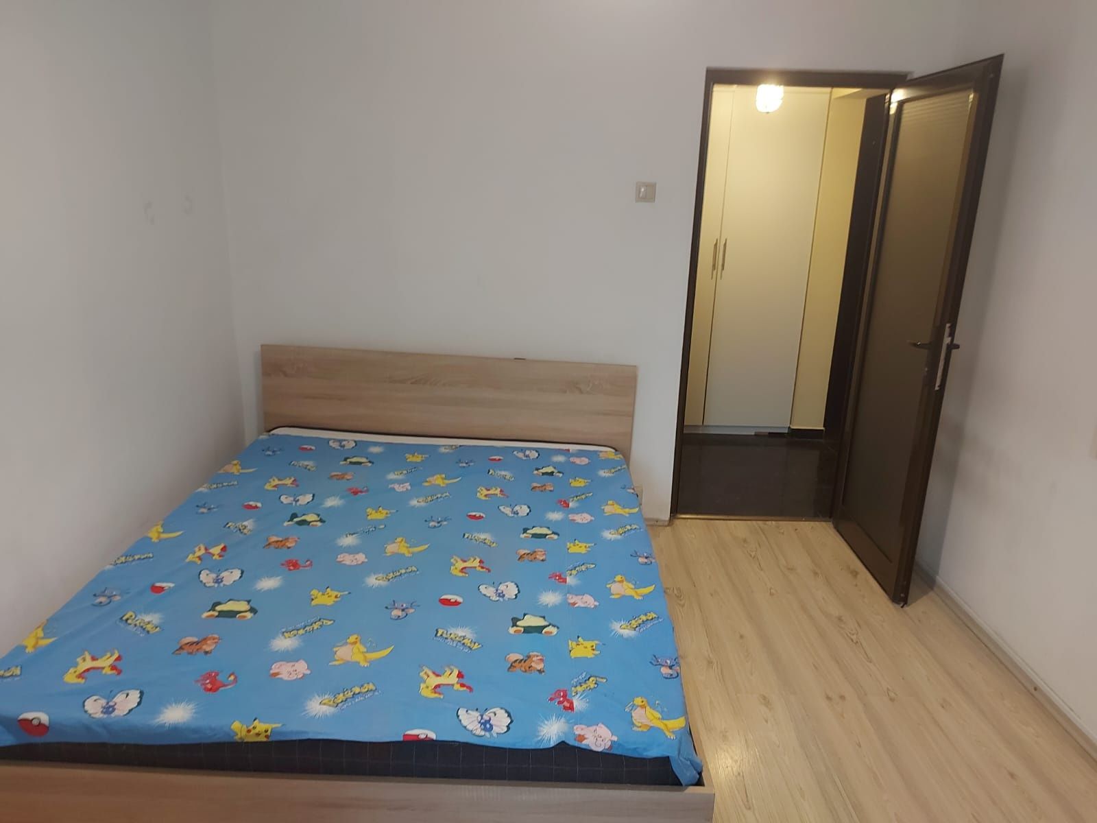 Inchiriez apartament cu 2 camere decomandat  in zona Ploiesti Vest