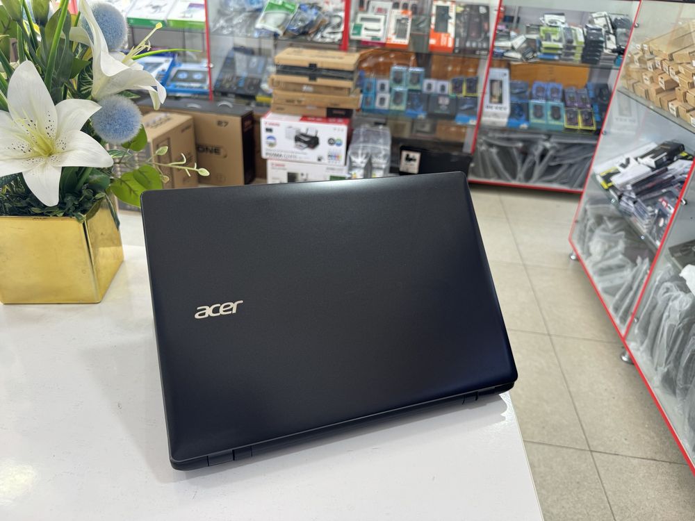 acer ofis ishlari uchun ixcham holatlari yaxshi batarekalari zoridan
