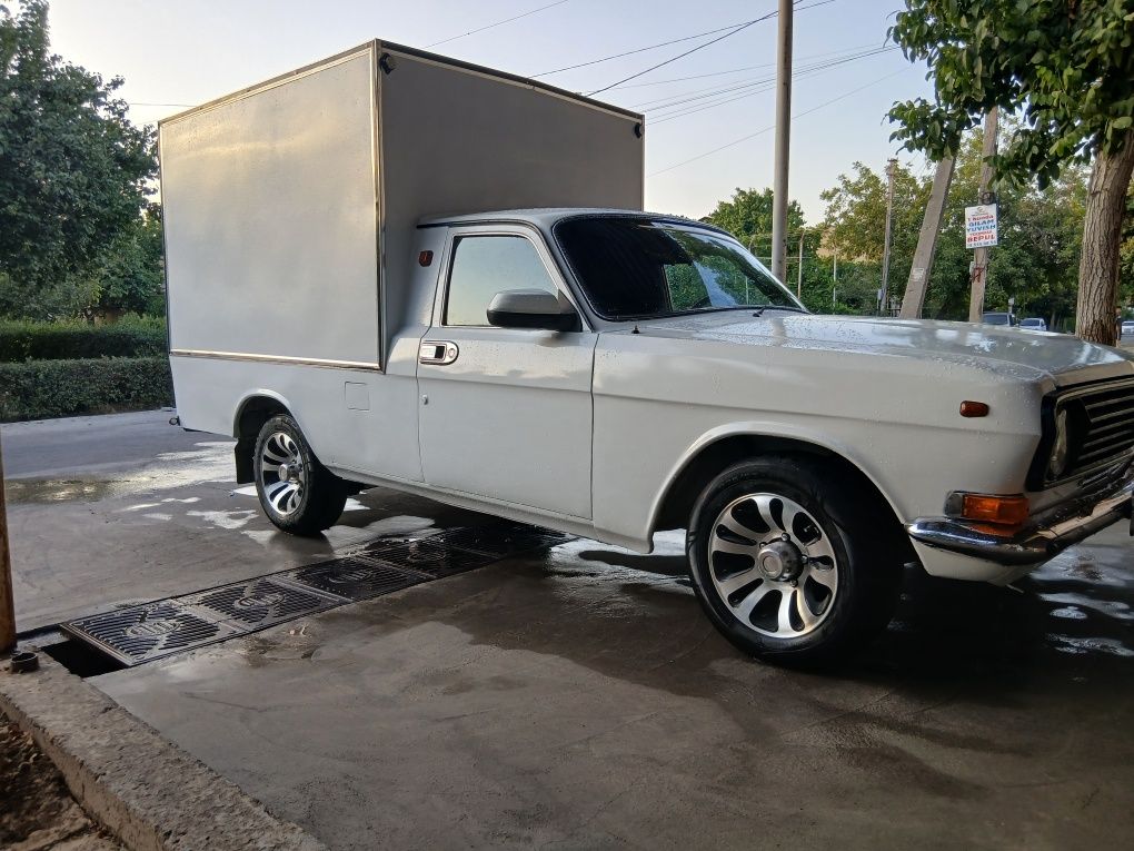 Volga 2411 sotladi 1987