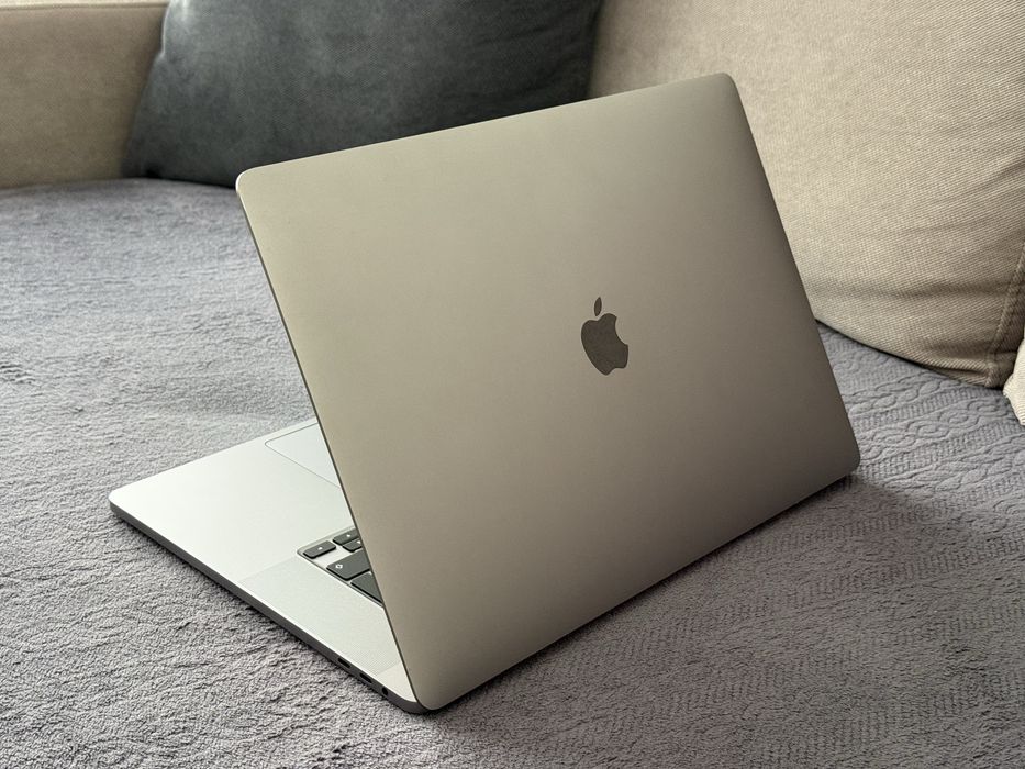 Нов *32GB Ram*16’Macbook Pro 16’ 2019/i7-9850H/512GB SSD/5300M