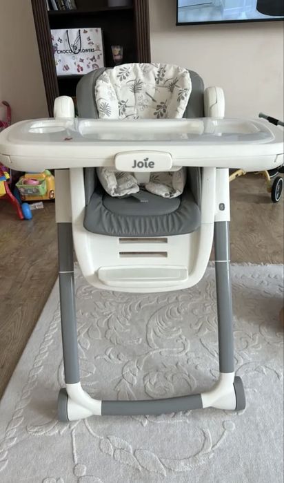 Детский стульчик для кормления Joie.