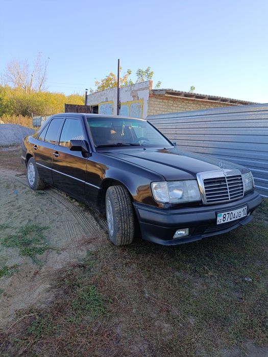 Продам машину  Mercedes-Benz 124 е230