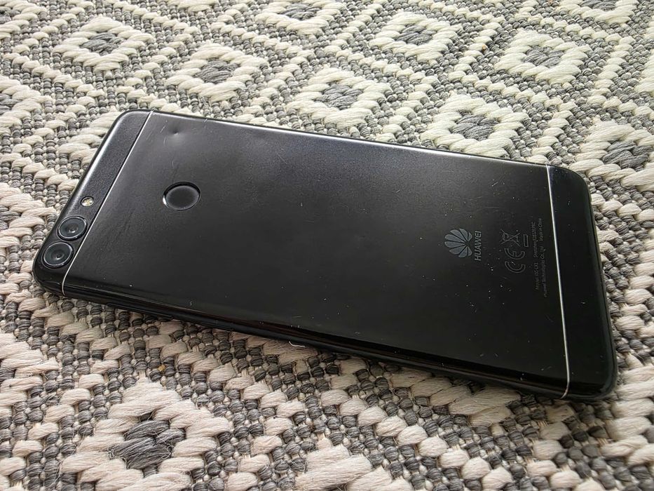 defect Huawei P Smart pentru piese, touch nefuncțional partea de jos