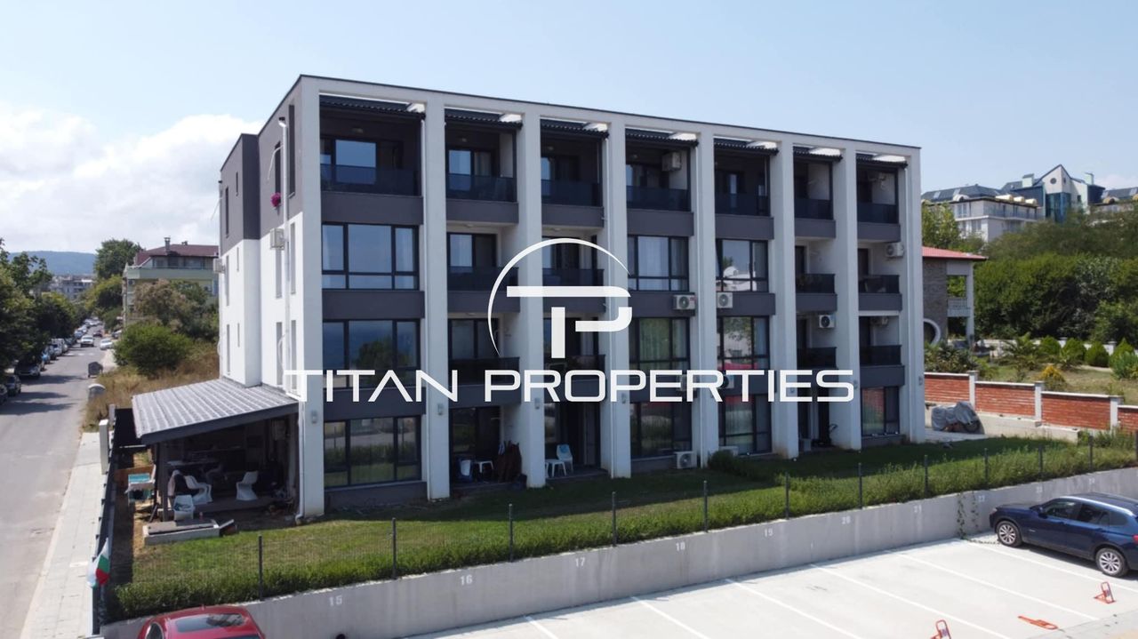 Продава се Едностаен апартамент в Царево - 33 кв.м за 1461 €/кв.м - Снимка #1