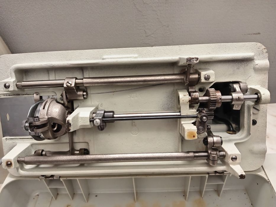 Mașina de cusut electrica