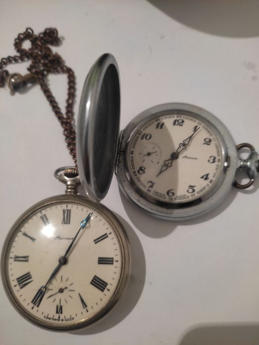 Продам часы состояние нормальное работает ходить