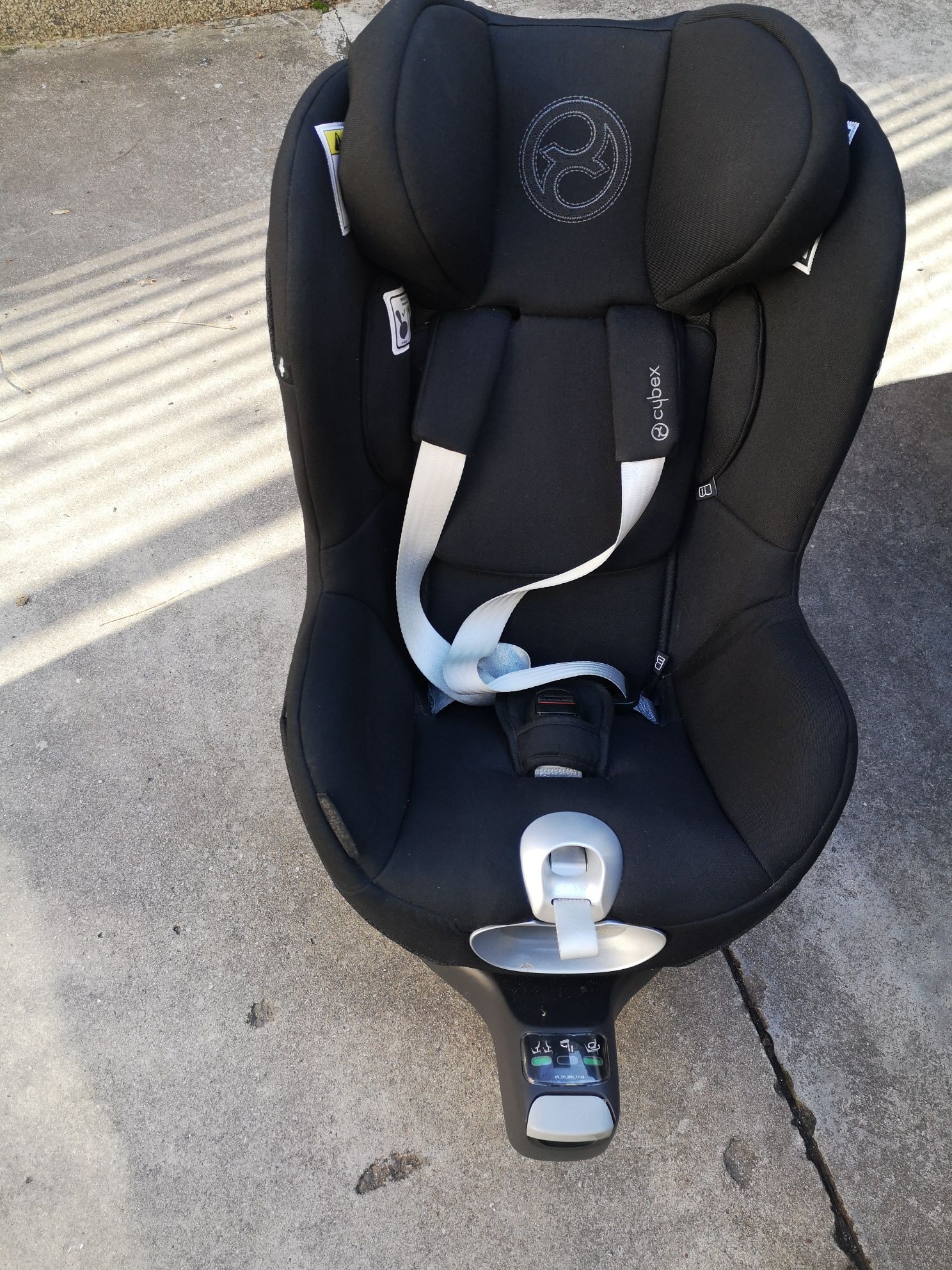 Децко столче за кола и база Cybex, Isofix система за сигурност