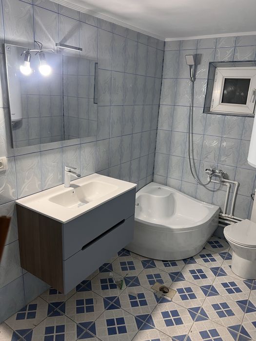 Montez orice tip de mobila si accesorii