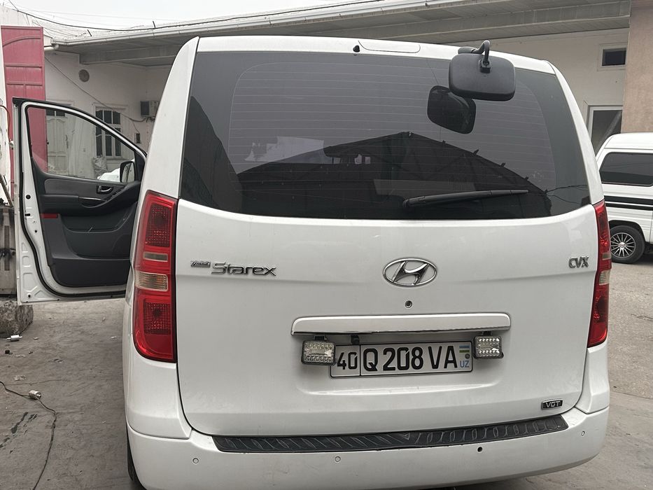 Sotiladi Hyundai h-1 2012 yil
