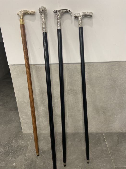 Baston lemn ,maner alama ,inaltime 95 cm