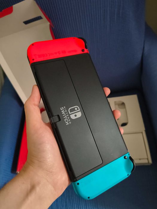 Nintendo Switch OLED la cutie modat card 256GB cu jocuri + bonus