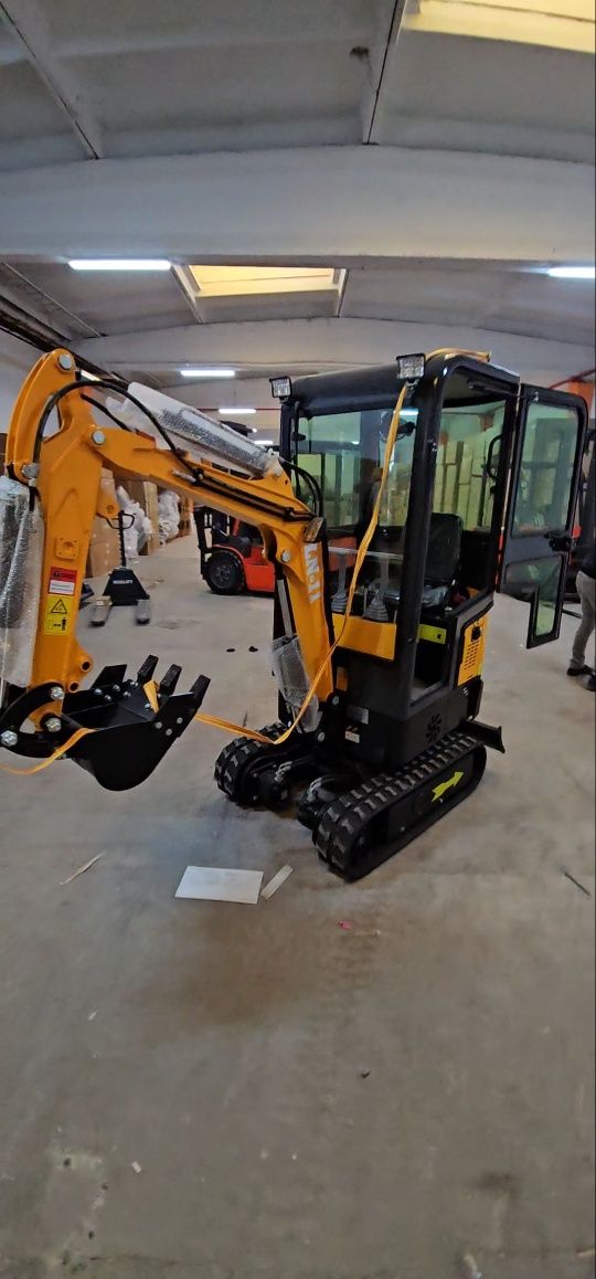 Mini excavator Full electric! 1100 kg