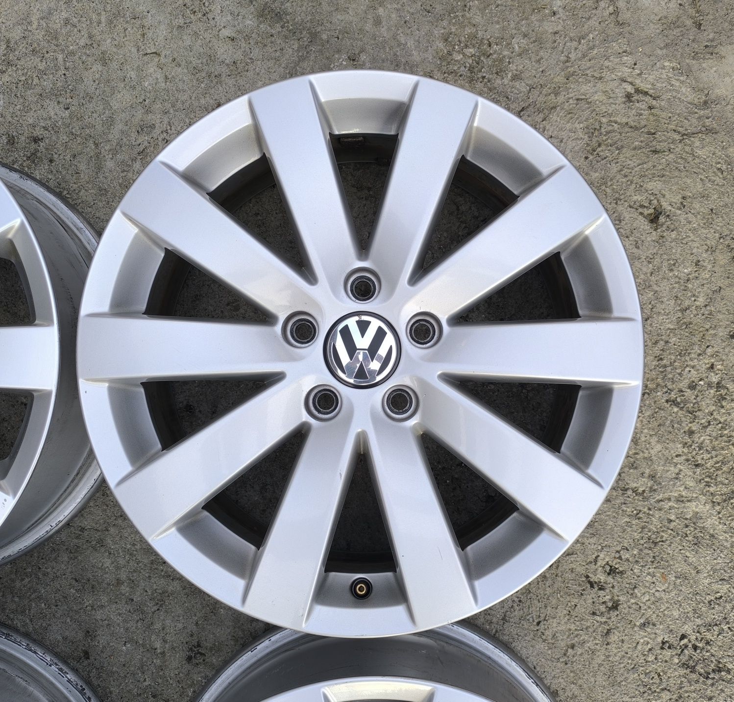 17 цола джанти за VW Passat Golf EOS Skoda Octavia
