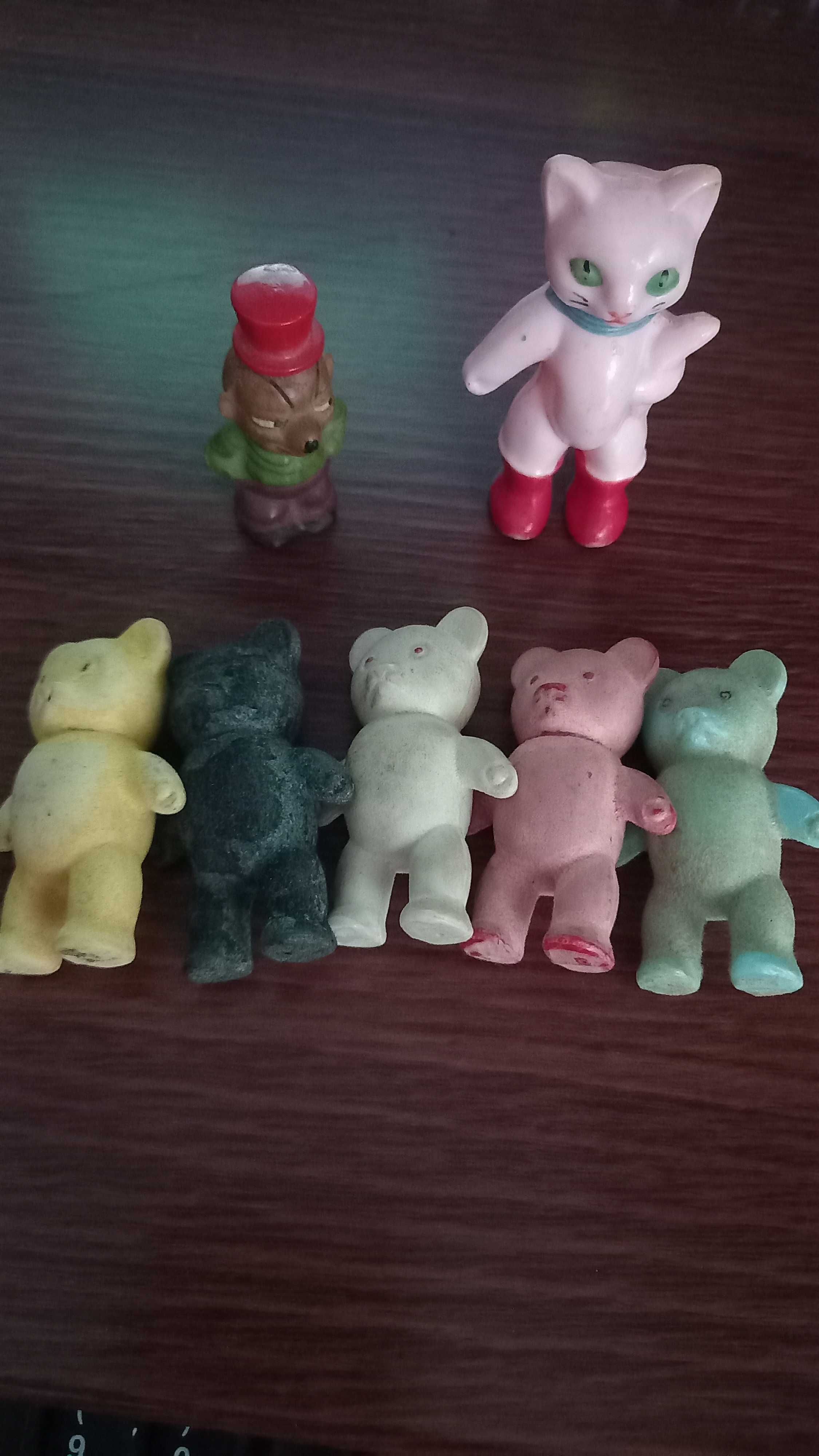 Figurine din anii '60