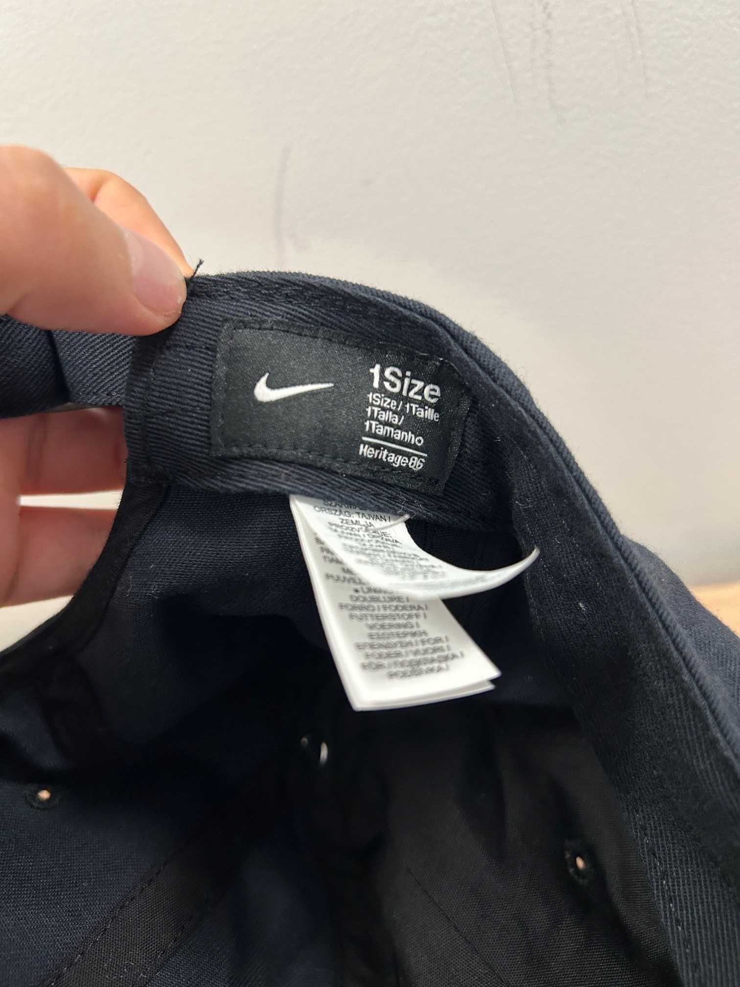 Оригинална шапка Nike Heritage 86 | дамски | черна | размер 1 Size