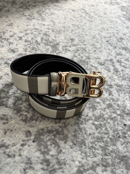 Колан на burberry
