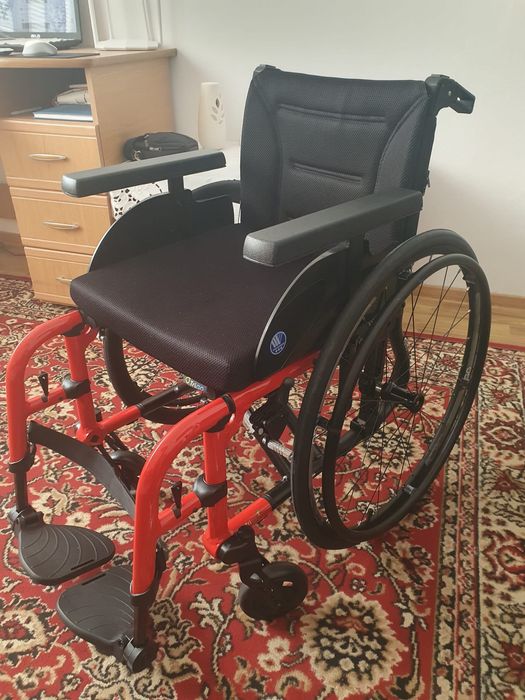 Carucior cu rotile Trigo nou pentru persoane dizabilitati