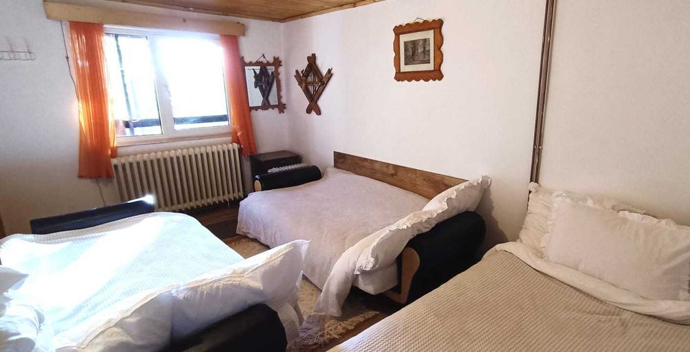 Cabana de închiriat, OCUPATA de Revelion. La 10 minute de Buscat.