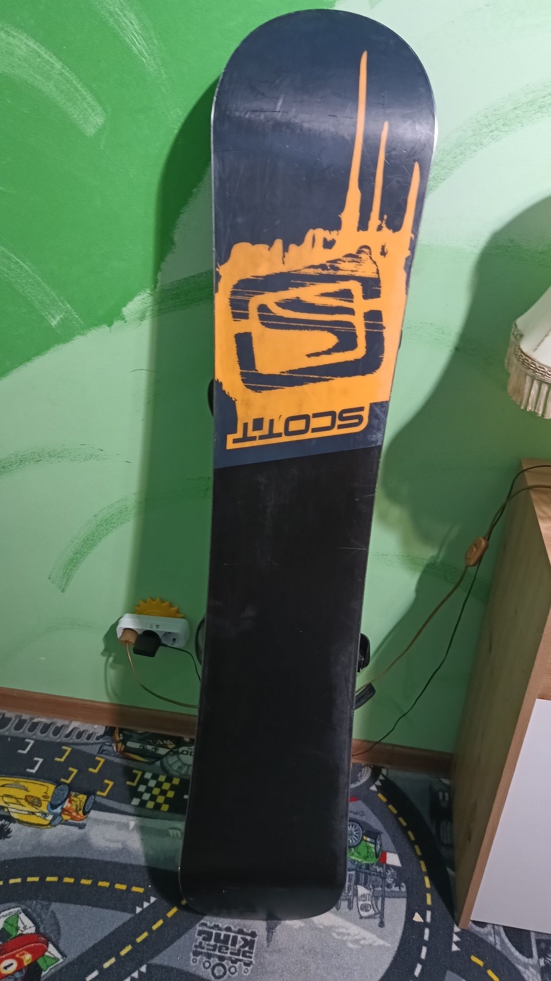Vând placa snowboard SCOTT