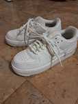 Дамски бели маратонки Nike Air Force