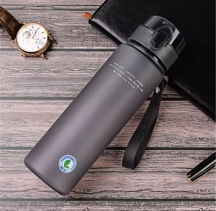 Термос / Бутилка от неръждаема стомана 560 ml — Нов модел 2025 г.