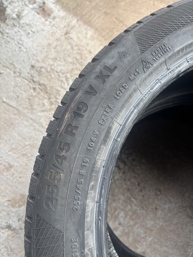 255/45/19 Pirelli 2 бр 2020, Continental 2 бр 2022