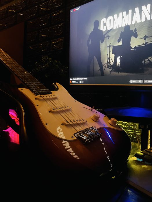 Chitara Morgan Legends Series + amplificator + cablu Roland (nou)