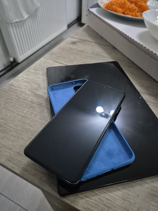 Samsung s20 plus display stricat