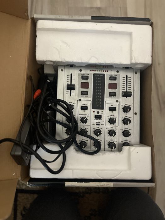 Behringer VMX200