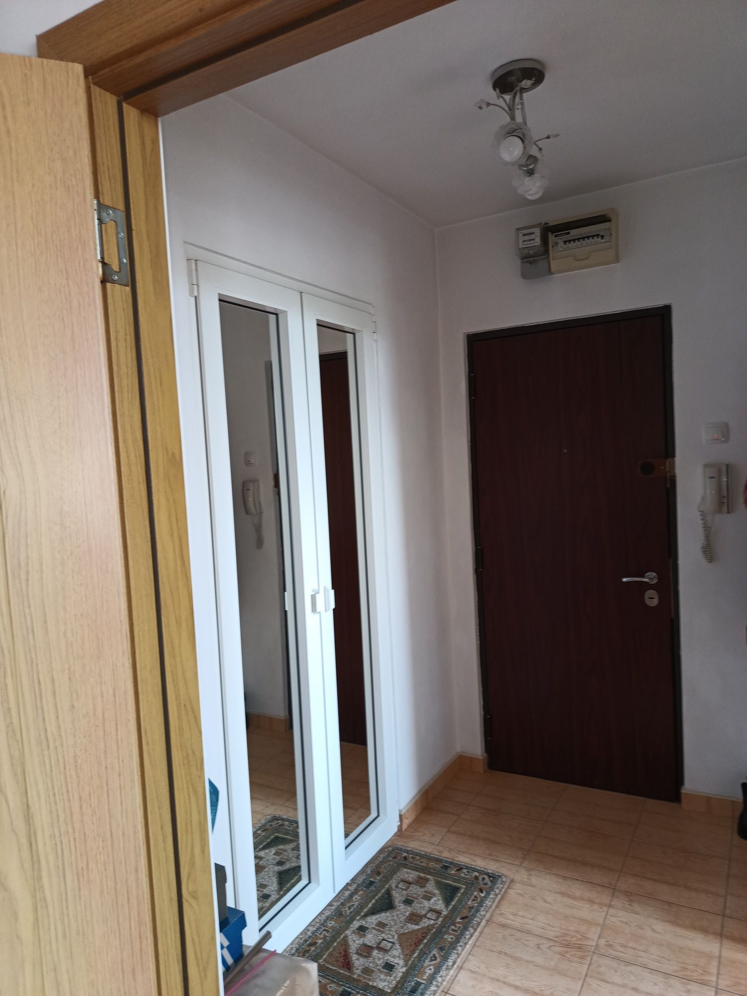 Vand apartament 2 camere