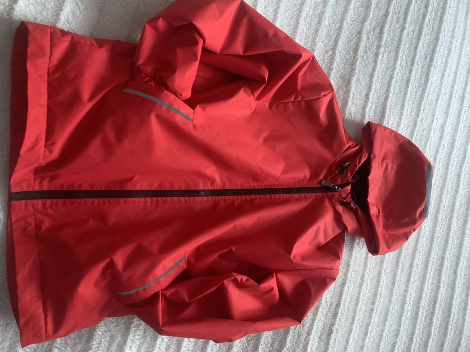 Куртка демисезон, влагостойкая, рост 140, на 7-9 лет флис подклад.