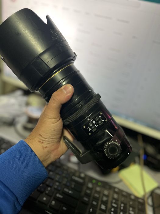 Продам Объектив Sigma 70-200For Canon