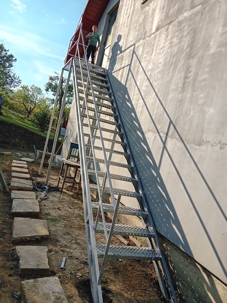 Scara metalica zincata din otel