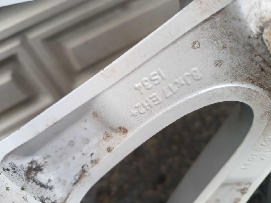 Vând un set de jante BMW R17 5*120
8J et34